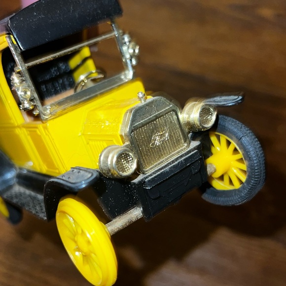 Otasco Replica 1918 Coin Bank Ford Model Truck Vintage Collectable - Picture 4 of 13